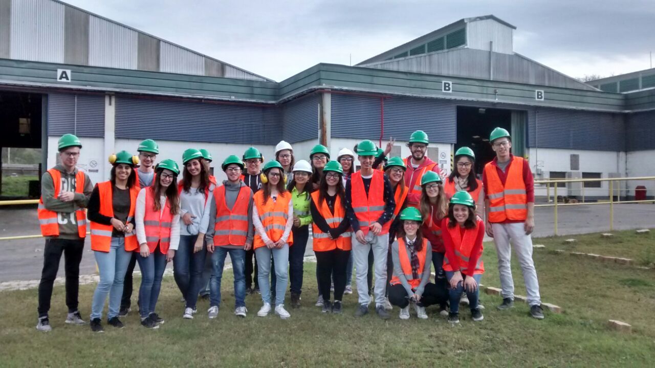 Alumnos visitan la planta de Geocycle