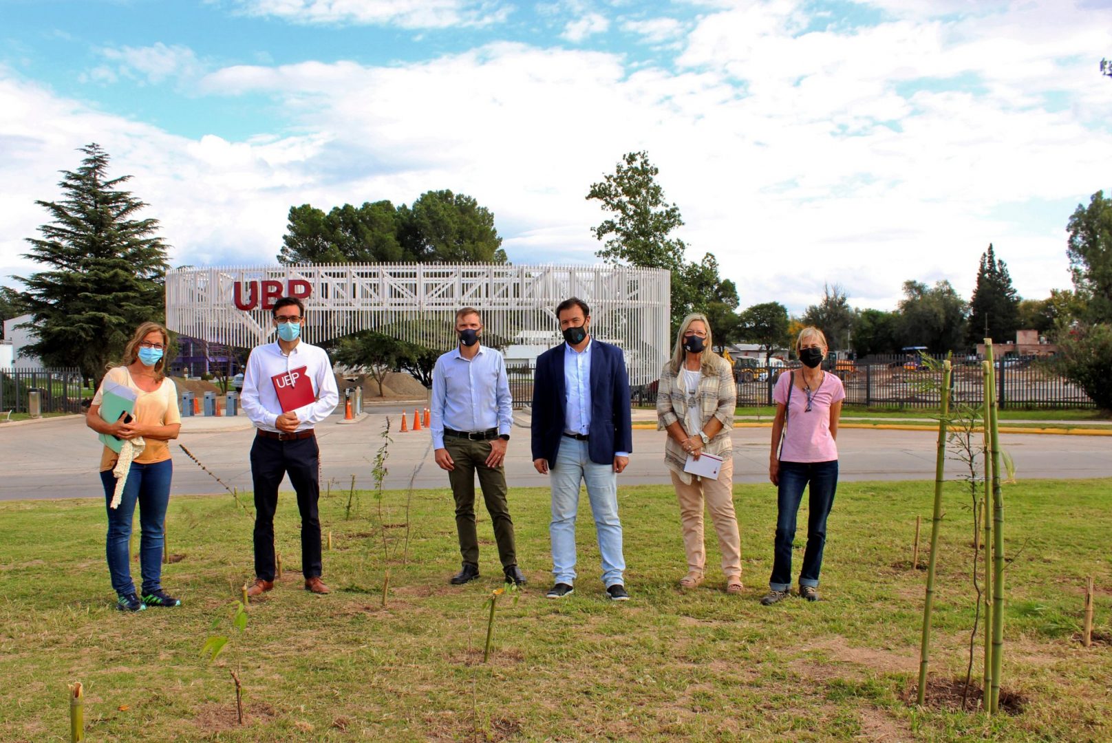 La UBP apadrina espacios verdes cercanos al Campus