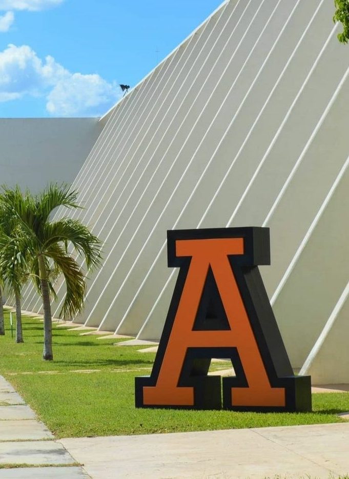 Convenio con la Universidad Anáhuac Cancún: intercambios, capacitaciones e investigación