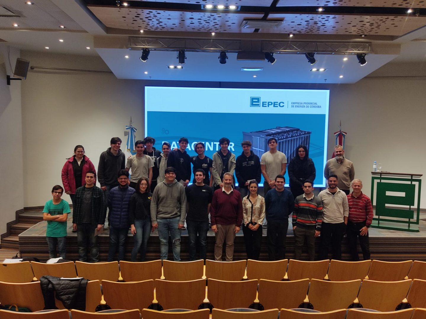 Estudiantes UBP conocieron el Data Center de EPEC
